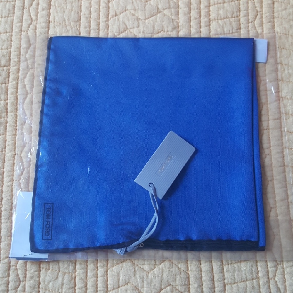 TOM FORD POCKET SQUARE